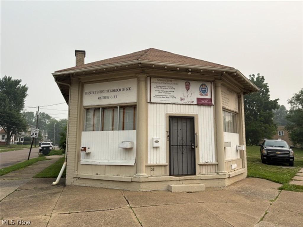 791 Johnston Street Akron OH 44306