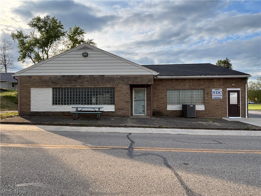 3819 W Main Street New Waterford OH 44445
