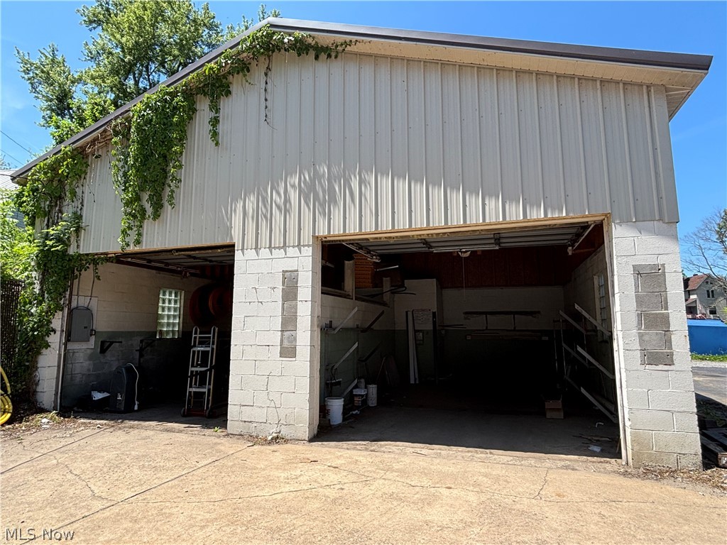 3819 W Main Street New Waterford OH 44445