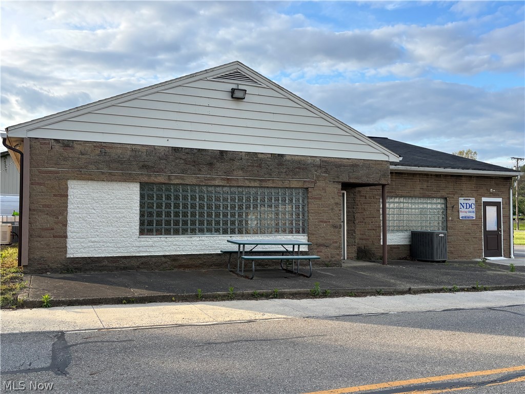 3819 W Main Street New Waterford OH 44445