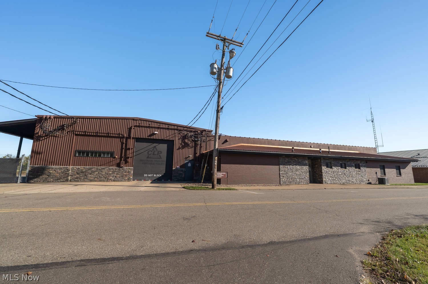 125 Canal Street NE Bolivar OH 44612