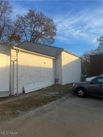 418 E Cuyahoga Falls Avenue Akron OH 44310
