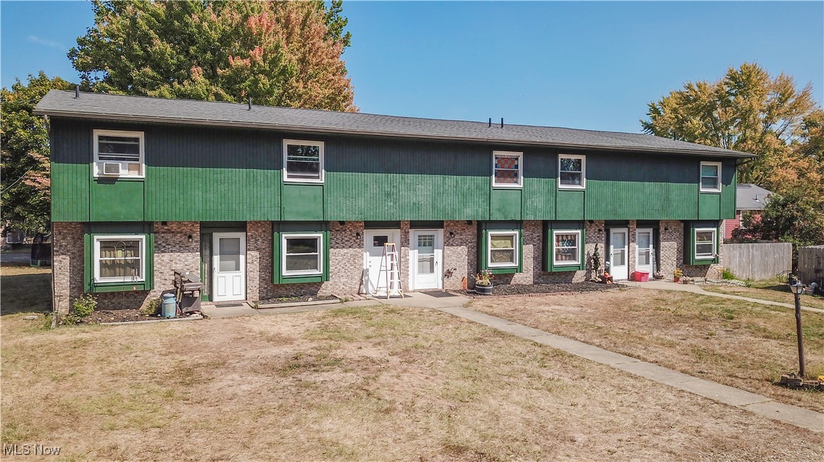 217 Edwin Street NW Hartville OH 44632