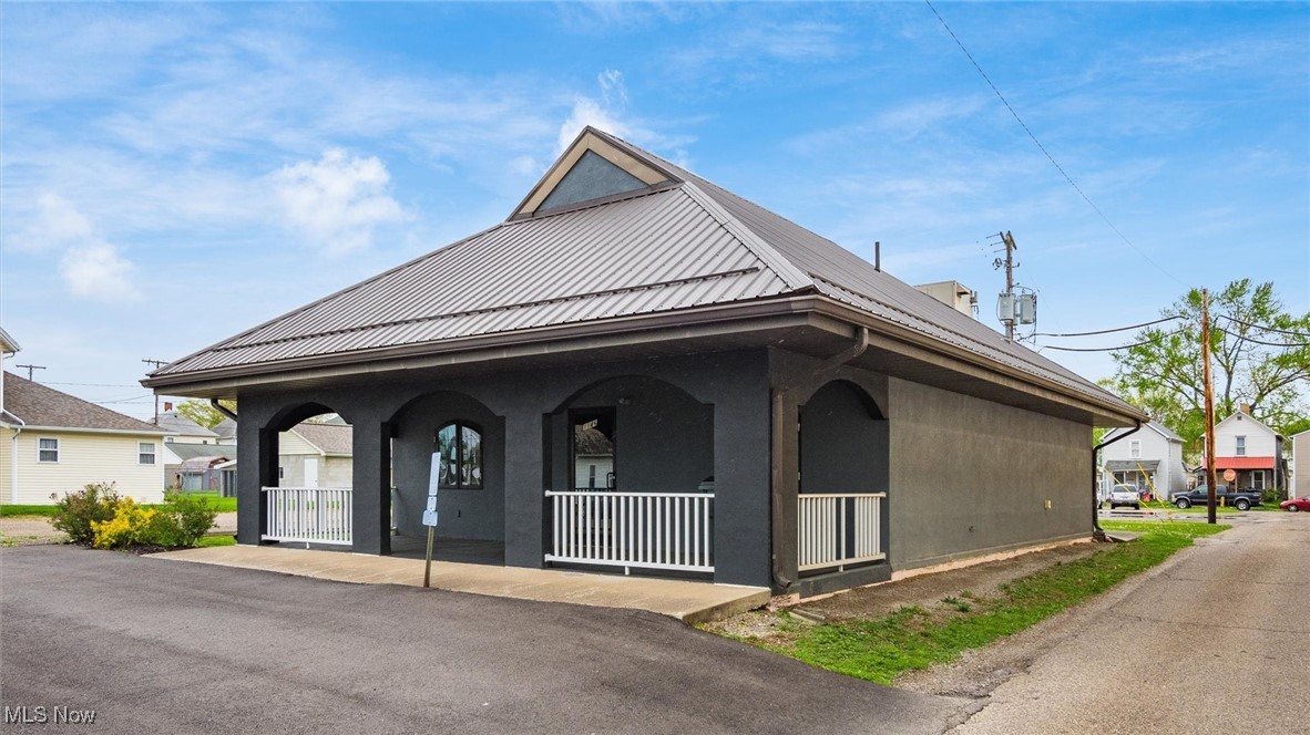 1146 Walnut Street Coshocton OH 43812