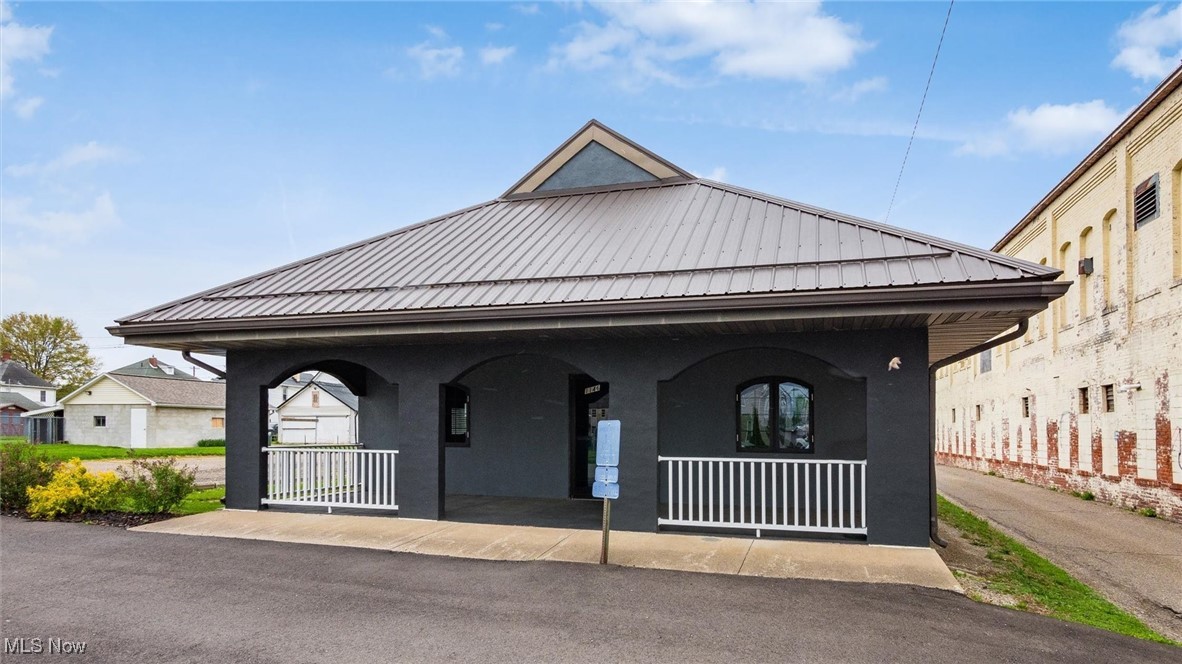 1146 Walnut Street Coshocton OH 43812