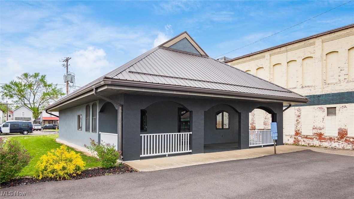 1146 Walnut Street Coshocton OH 43812