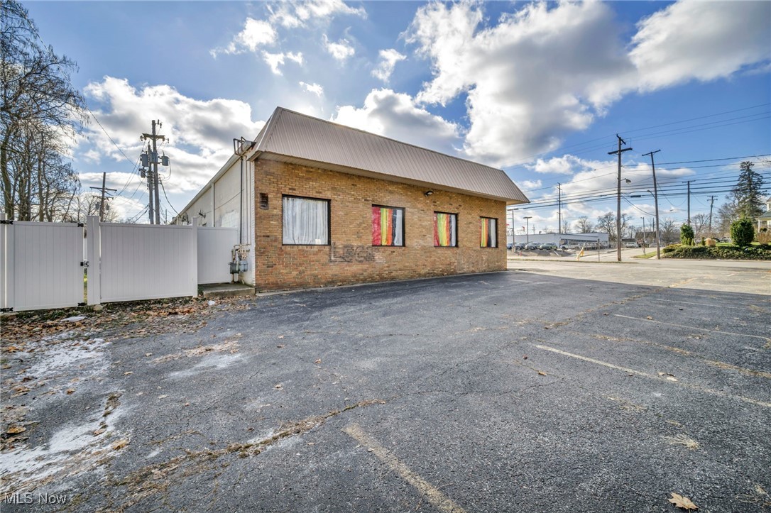 401-403,405 Broadway Avenue Bedford OH 44146