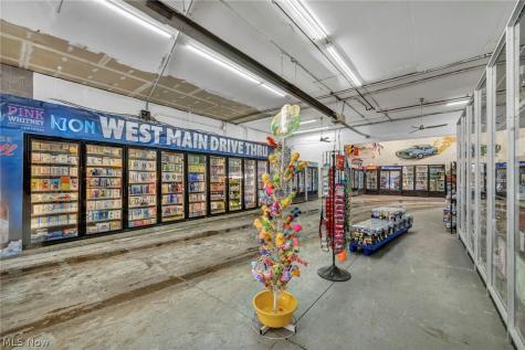 1616 W Main Street Louisville OH 44641