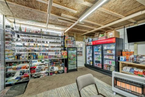 1616 W Main Street Louisville OH 44641