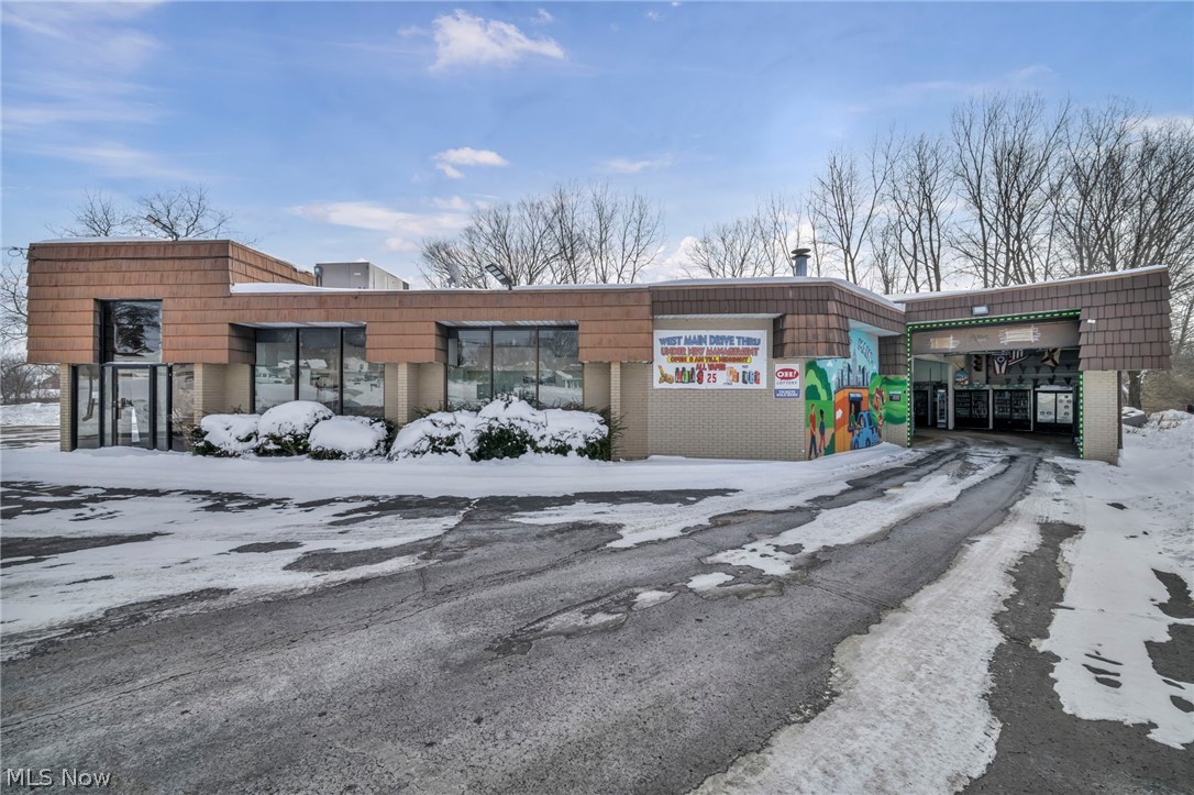1616 W Main Street Louisville OH 44641