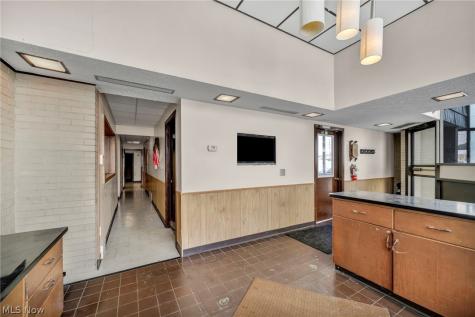 1616 W Main Street Louisville OH 44641