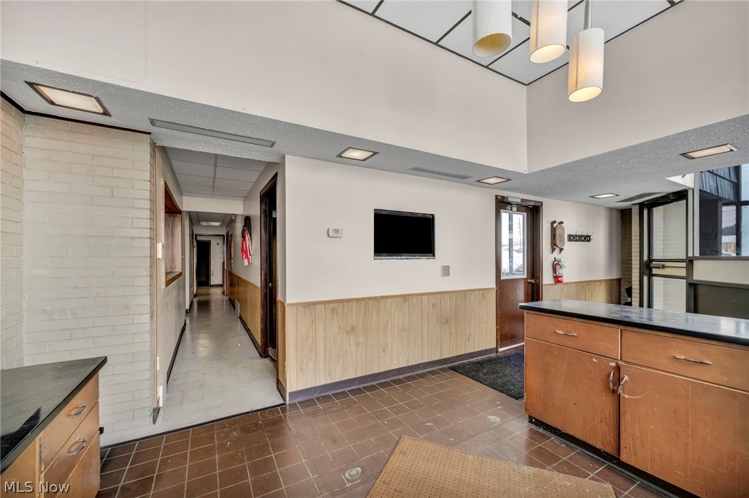 1616 W Main Street Louisville OH 44641