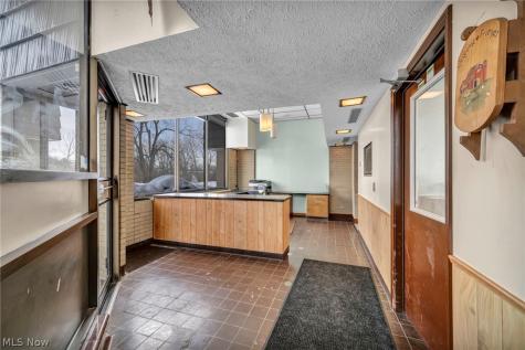 1616 W Main Street Louisville OH 44641