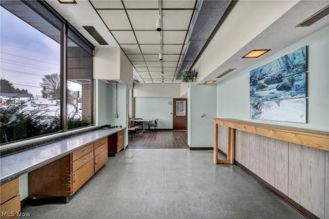 1616 W Main Street Louisville OH 44641