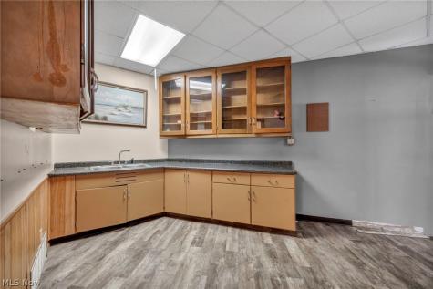 1616 W Main Street Louisville OH 44641