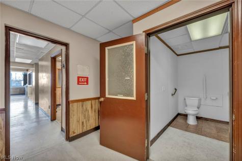 1616 W Main Street Louisville OH 44641