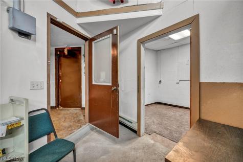 1616 W Main Street Louisville OH 44641