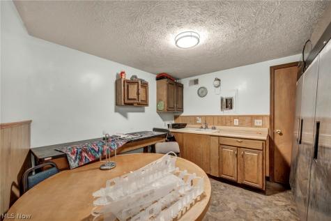 1616 W Main Street Louisville OH 44641