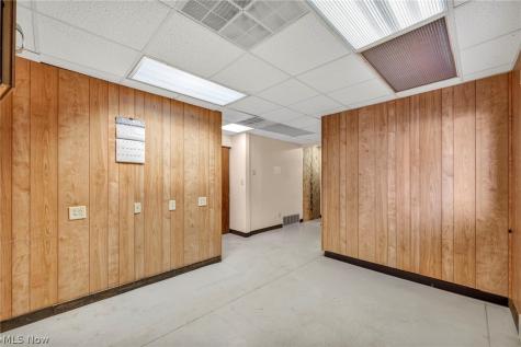 1616 W Main Street Louisville OH 44641