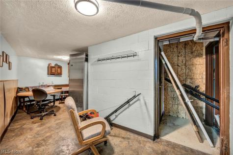 1616 W Main Street Louisville OH 44641