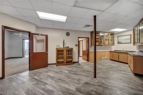 1616 W Main Street Louisville OH 44641