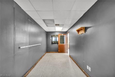 1616 W Main Street Louisville OH 44641