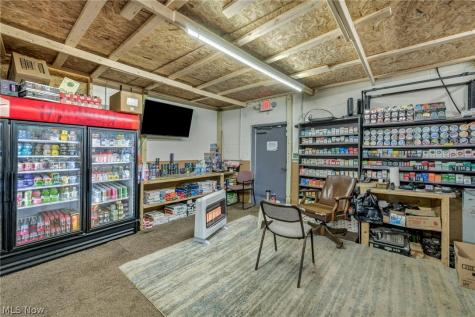 1616 W Main Street Louisville OH 44641