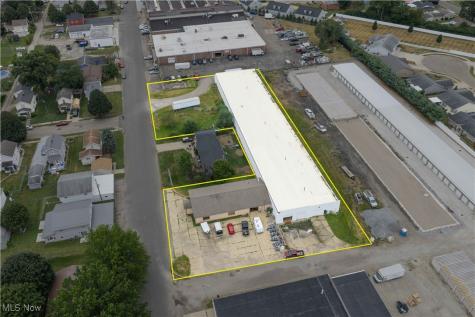 812 & 814 Kaderly Street NW New Philadelphia OH 44663