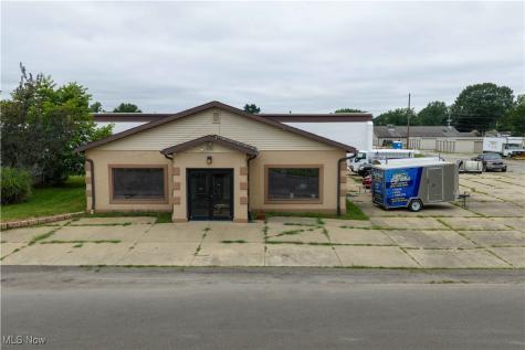 812 & 814 Kaderly Street NW New Philadelphia OH 44663