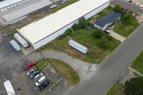 812 & 814 Kaderly Street NW New Philadelphia OH 44663