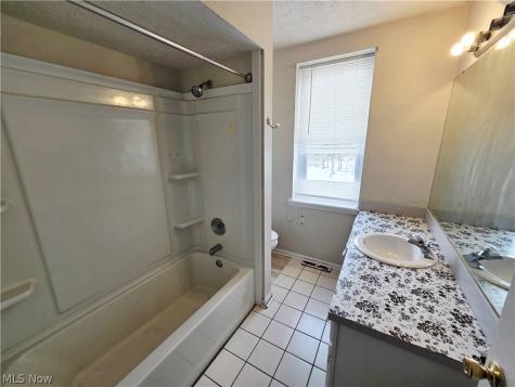 1302 Broadway Avenue Lorain OH 44052