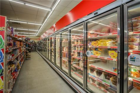 1342 State Route 14 Deerfield OH 44411