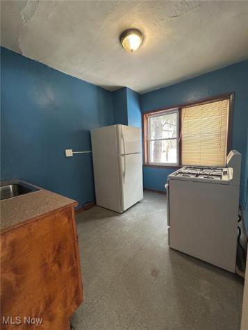 11013 Harvey Avenue Cleveland OH 44104