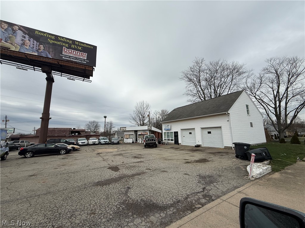 3345 Youngstown Road SE Warren OH 44484