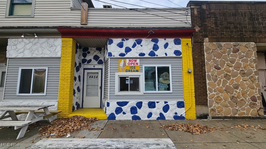 4450 Broadview Road Cleveland OH 44109