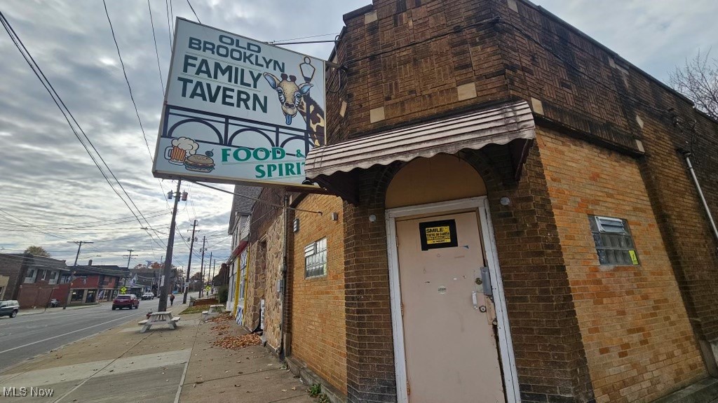 4450 Broadview Road Cleveland OH 44109