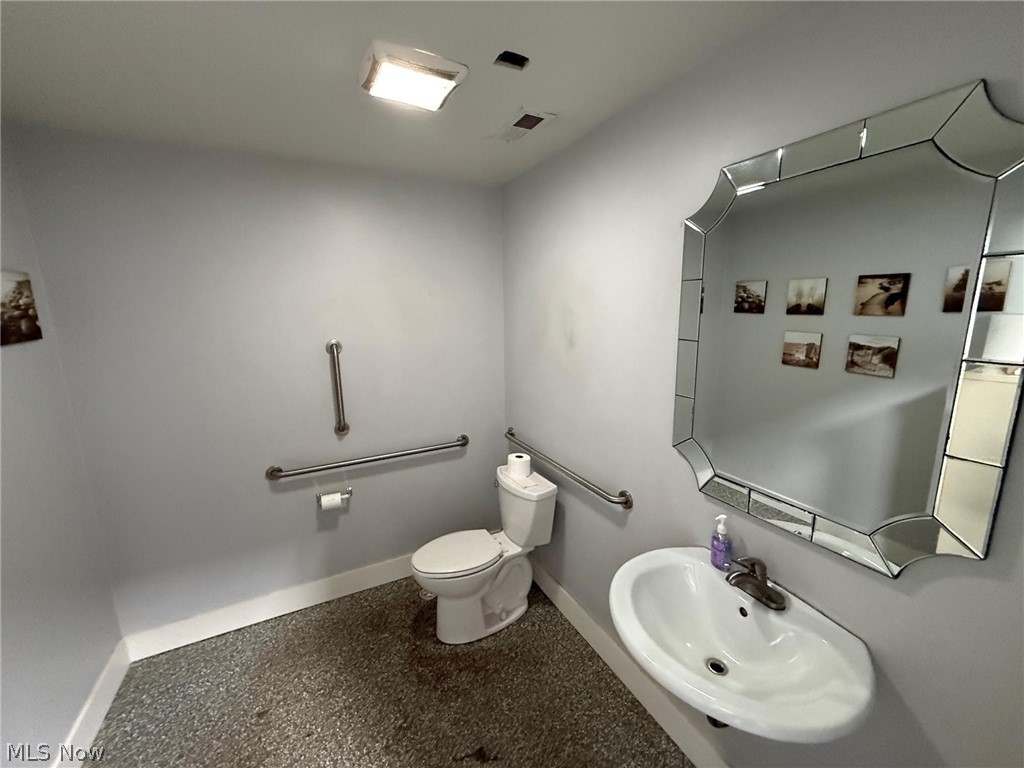 4635 Northfield Road North Randall OH 44128