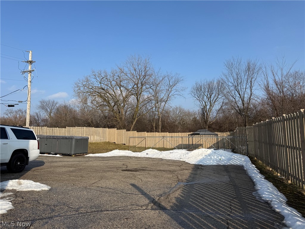 4635 Northfield Road North Randall OH 44128