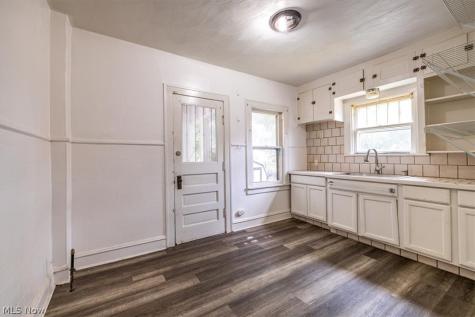 3541 W 105th Street Cleveland OH 44111