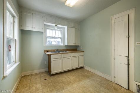3541 W 105th Street Cleveland OH 44111