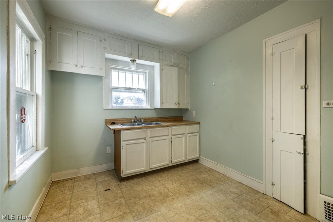 3541 W 105th Street Cleveland OH 44111