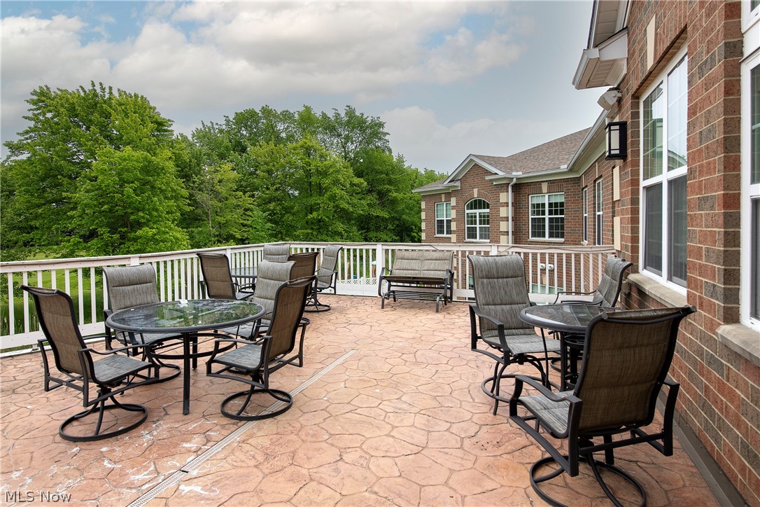 387 Golfview Lane Highland Heights OH 44143