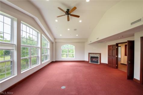 387 Golfview Lane Highland Heights OH 44143