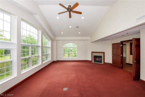 387 Golfview Lane Highland Heights OH 44143