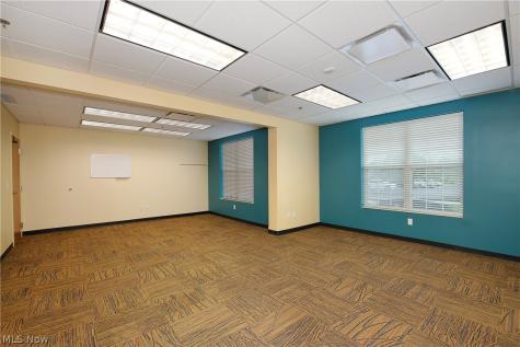 387 Golfview Lane Highland Heights OH 44143