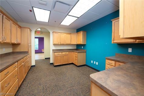 387 Golfview Lane Highland Heights OH 44143