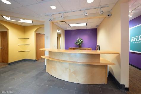 387 Golfview Lane Highland Heights OH 44143