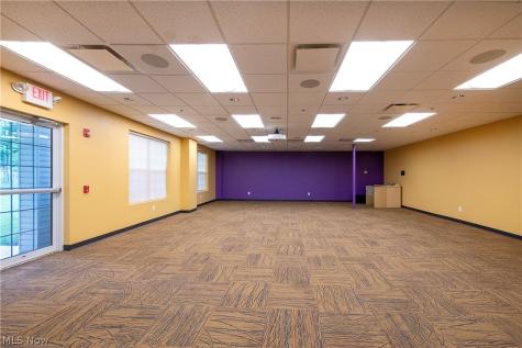 387 Golfview Lane Highland Heights OH 44143