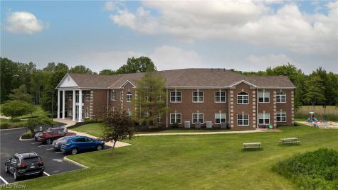 387 Golfview Lane Highland Heights OH 44143