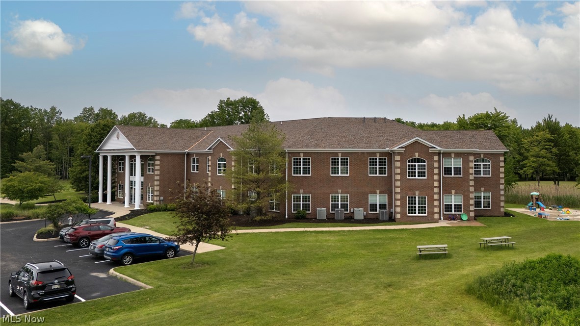 387 Golfview Lane Highland Heights OH 44143